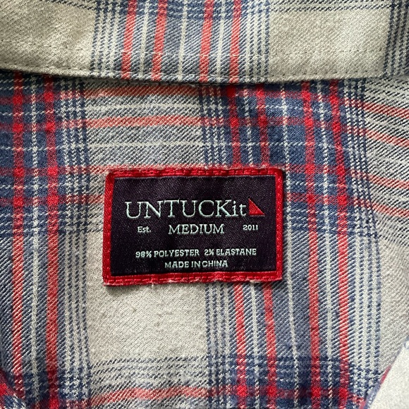 UNTUCKit Hyland Long Sleeve Button Up Shirt 
Men’s MEDIUM
Gray Red Blue Plaid - Picture 5 of 7